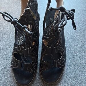 L'ATISTE Black Heeled Sandals